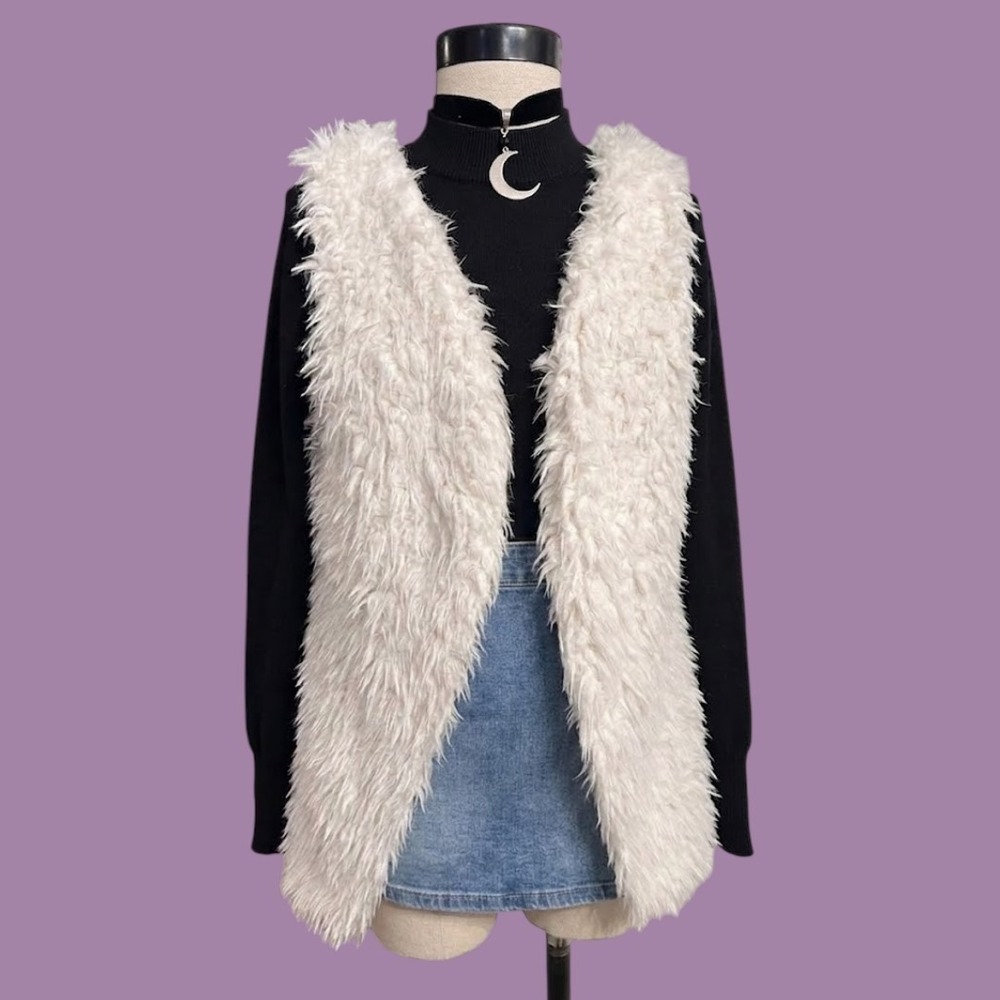 Ivory Shaggy Faux Fur Vest Sleeveless LARGE Winter Fall Cozy Lush